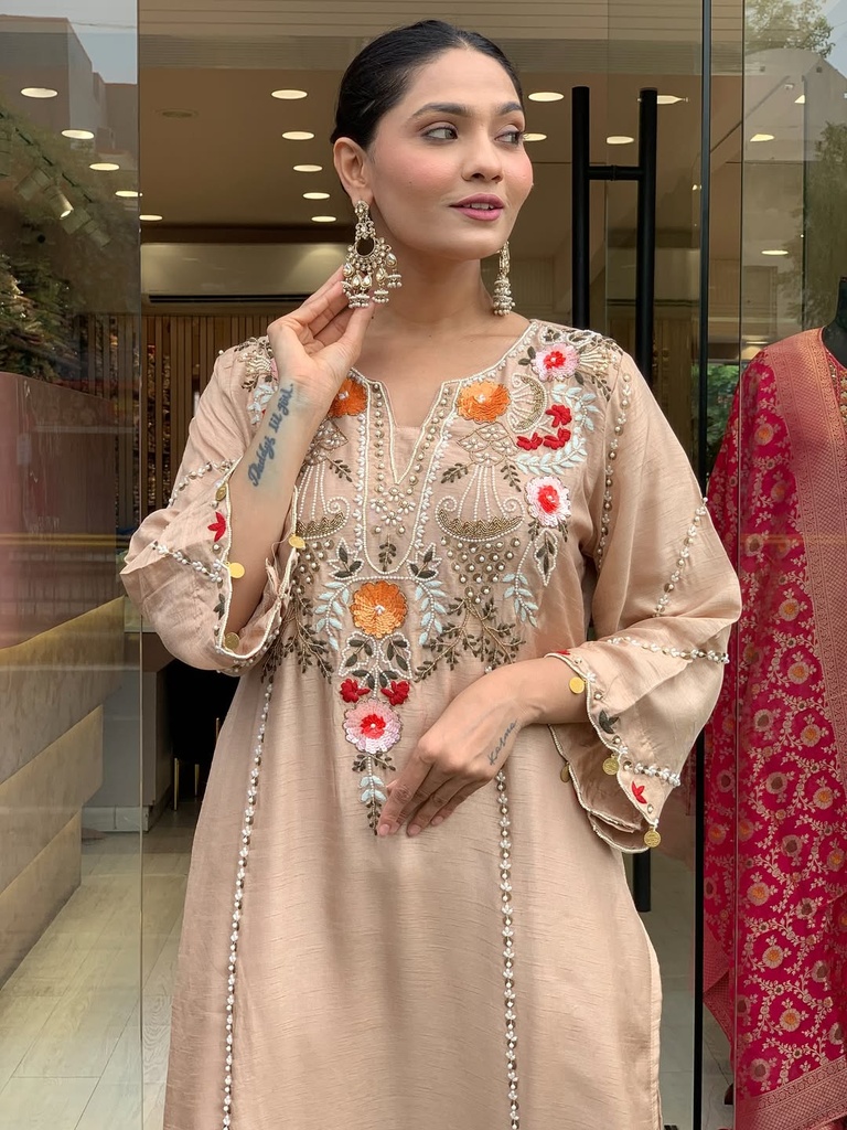 Zareen Embroidered Kurta Set (S)