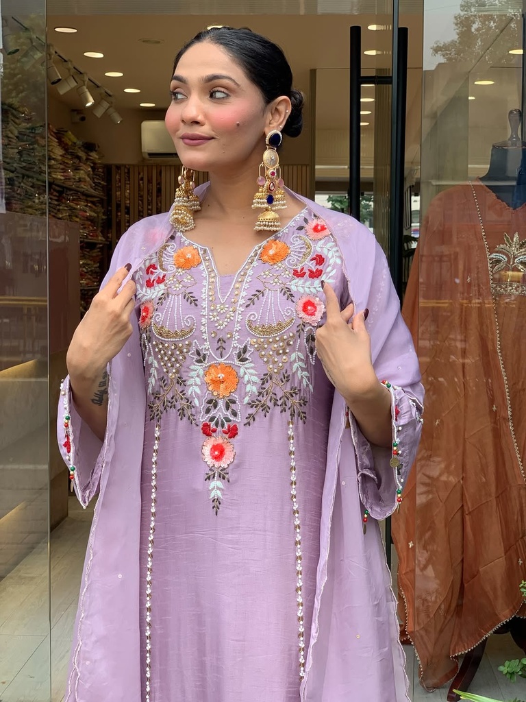 Lavanya Lilac Embroidered Kurta Set (S)